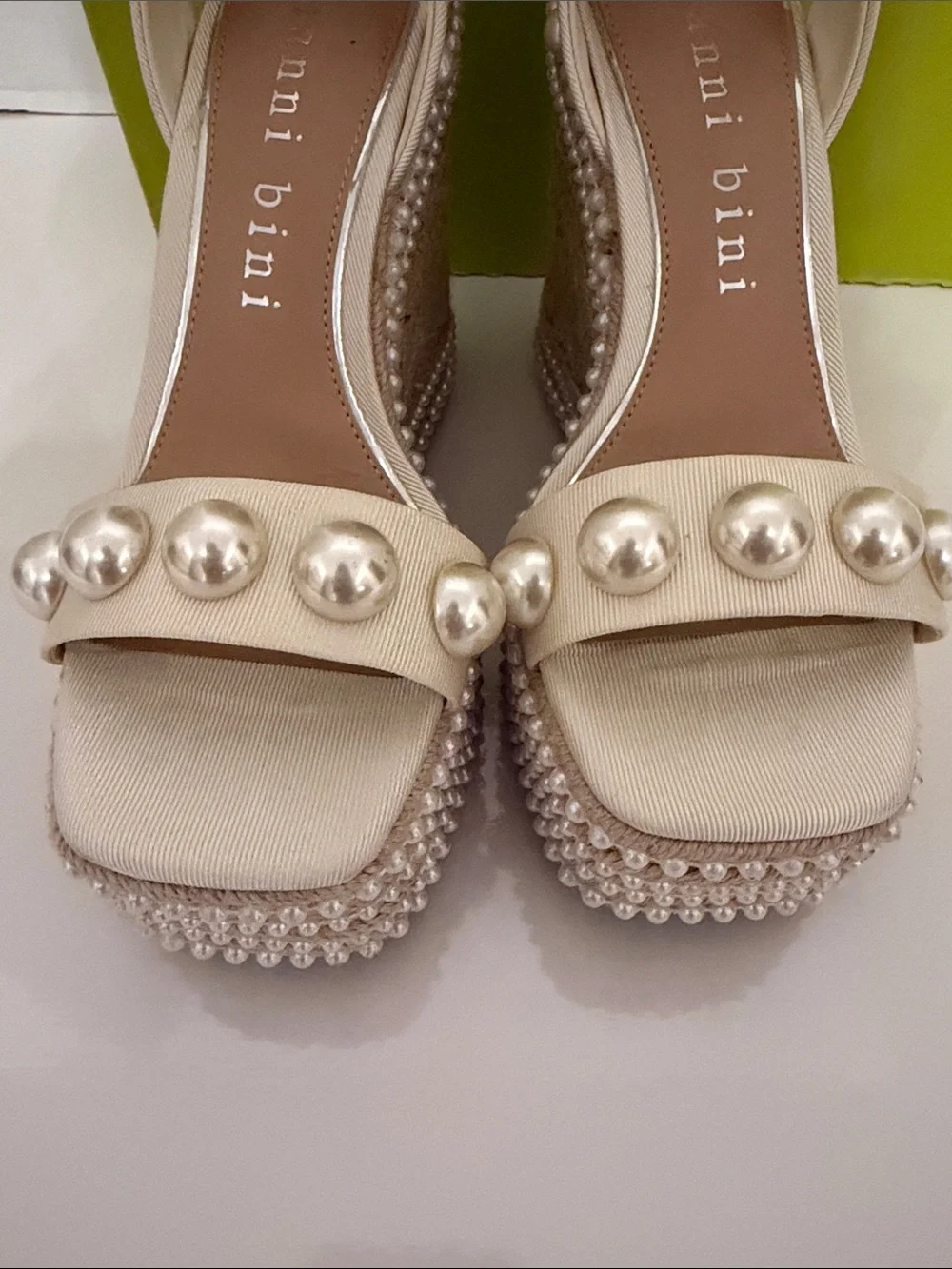 Gianni Bini 6.5 Sierah Eggshell Pearl-Embellished Wedge Sandals